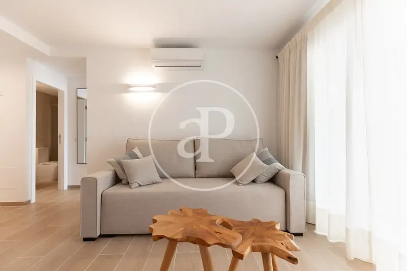 Charming renovated ground floor flat for rent in Cala Bona — photo 6