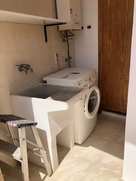 This 90 m2 apartment is located on the third floor (penthouse) of a corner building without elevator, which provides good — photo 8