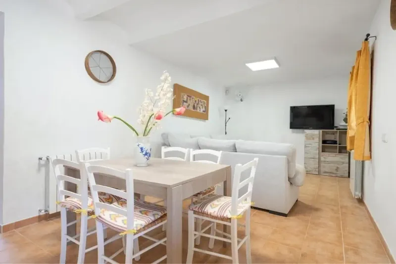 Available for rent from October 1, 2026. Charming country house for long-term rental amidst an orange plantation — photo 9
