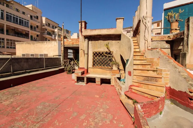 Beautifully Preserved Art Deco Building in Palma's Old Town — photo 8