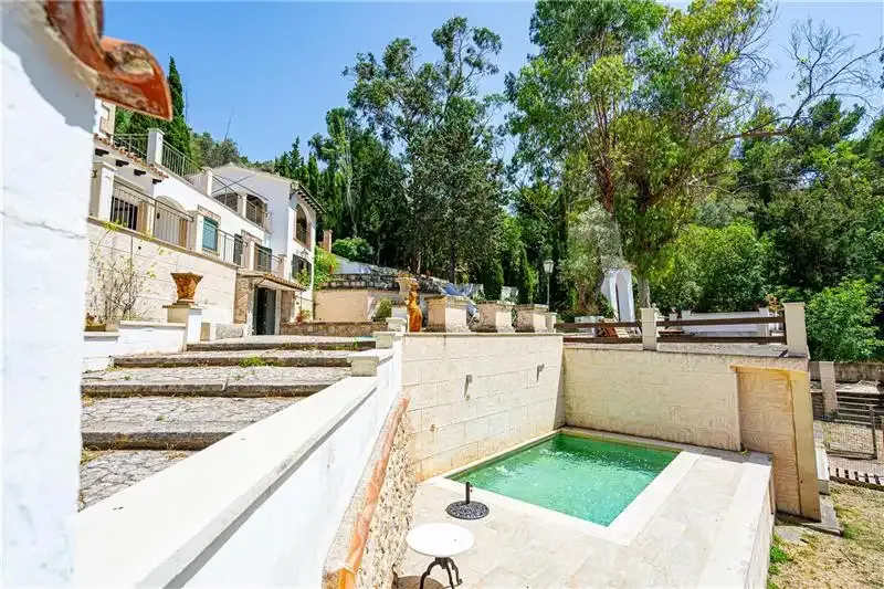 Finca on plot of approx. 7,500m2 with pool and mountain views. House of approx. 250m2, large living-dining room of approx. 42m2 with fireplace — photo 2