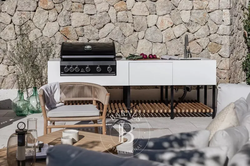 Southwest-Facing Residence with Pool and Sea Views in Cala Major — photo 4