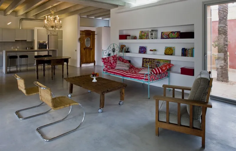 Town house divided into 4 apartments (2 with holiday rental license) totally independent — photo 2