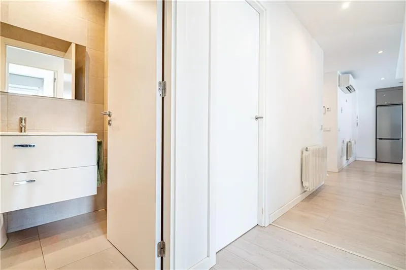 Bright, practically new flat in the exclusive Colegios area — photo 12