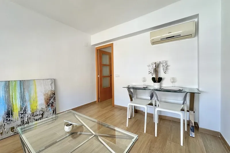 Renovated 2-bedroom flat close to the beach in Portixol — photo 4