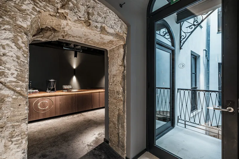 Commercial property with cathedral view in Palma — photo 10