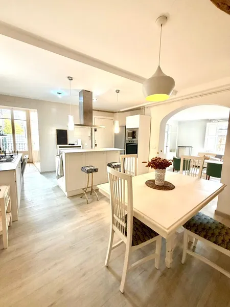 Spacious and Bright Old Town Apartment in Palma — photo 11