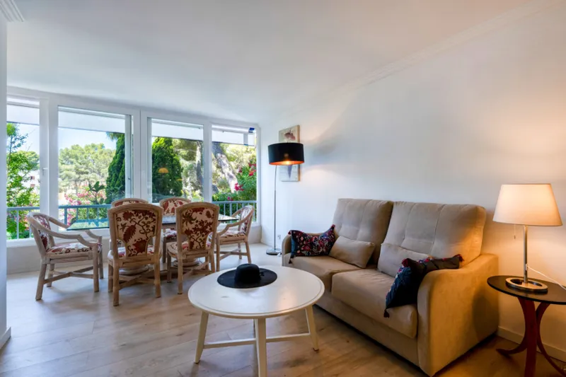 Fully Renovated Duplex Apartment Near the Beach - Open Living-Dining Area with Kitchen (12616) — photo 3