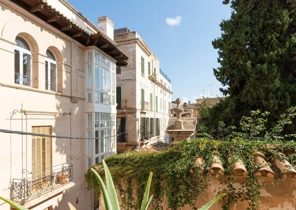 Terraced house in Calle de Sant Pere Nolasc, La Seu, Palma de Mallorca — photo 1