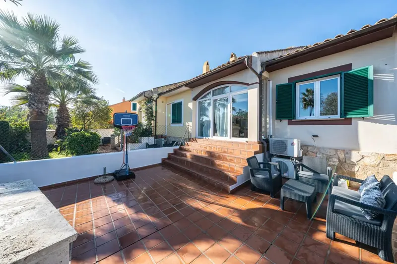 Townhouse in Cala Murada with terrace a few meters from the beach — photo 1