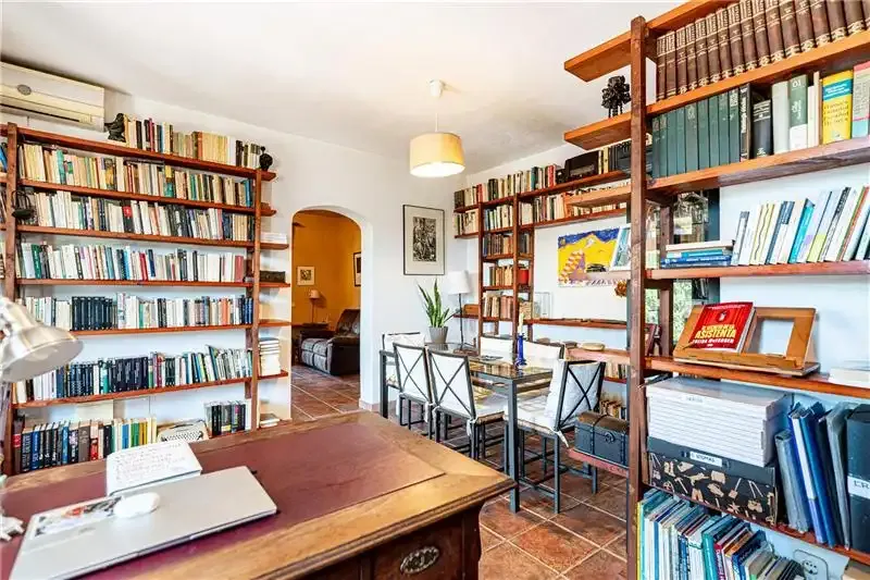 Rustic finca on plot of approx. 14,167 m², approx. 278 m² built, large living room with fireplace, dining room, furnished and equipped kitchen with office — photo 11