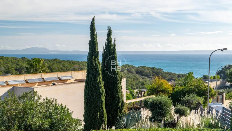 Villa for sale in Sol de Mallorca — photo 2