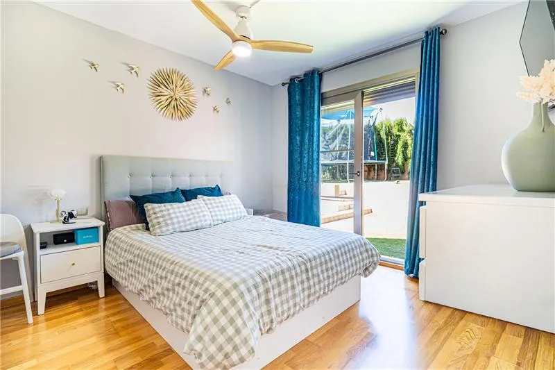 Ground floor flat with a private garden of approx. 263m² in a residential complex with a communal swimming pool — photo 8