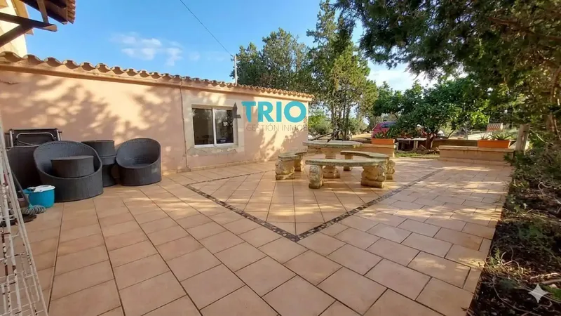 Just 800 meters from the center of Llucmajor is this exceptional rustic finca, a unique opportunity for those seeking tranquility — photo 4