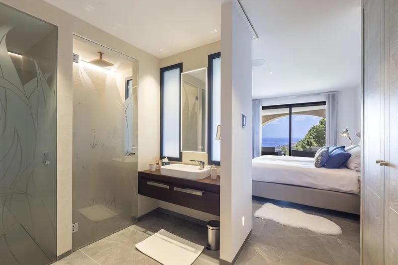 Mont Port: New-build luxury villa of the highest class with sea and panoramic views — photo 11