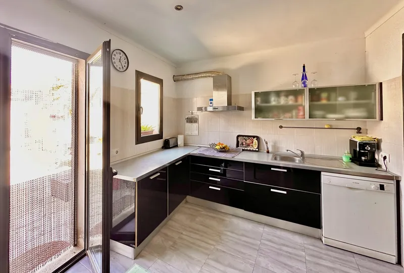 Renovated Townhouse — photo 6
