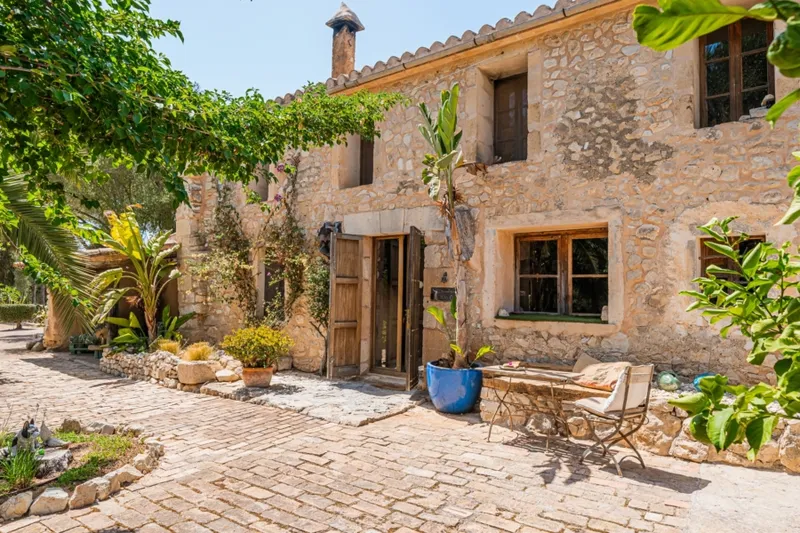 Artist Villa – An Extraordinary Sanctuary for Creativity, Privacy and Refined Living — photo 2