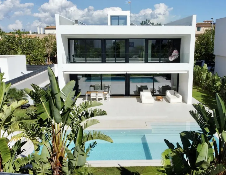 Modern chalet in Puig de Ros — photo 1