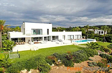 Modern villa in Puntiro with breathtaking views for sale — photo 1