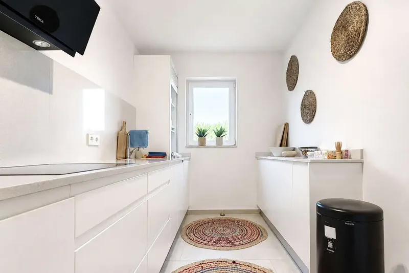 Ground floor flat in Cala Mendia, renovated with high-quality materials, combines modern comfort with the Mediterranean lifestyle — photo 10