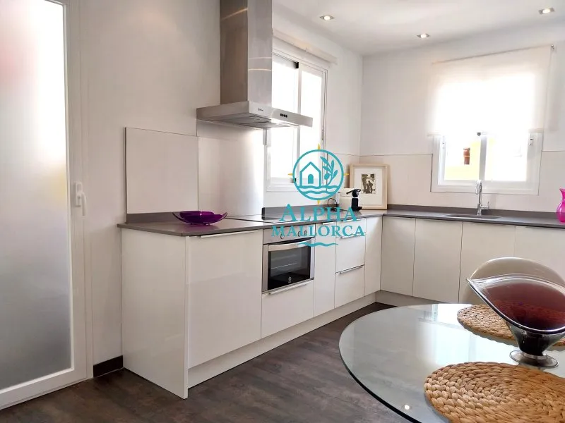 Palma Old Town: Renovated apartment with private terrace and optional underground parking space — photo 11