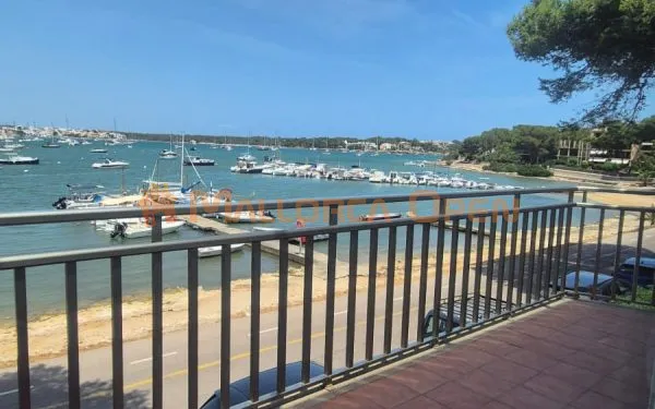 Charming Apartment on the First Line of Portocolom — photo 2