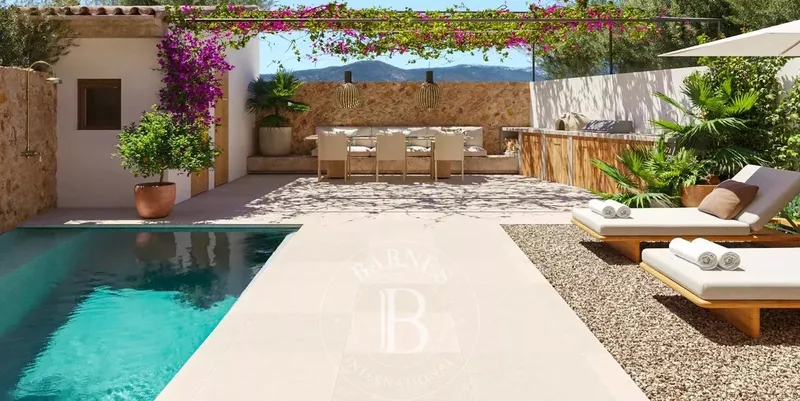 Elegant Three-Level Sustainable Townhouse with Scenic Mountain Views in Santa Maria del Camí — photo 2