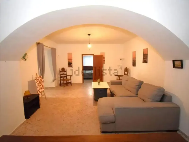 Se vende esta espaciosa y versátil propiedad situada en la encantadora localidad de Petra, que combina comodidad, luminosidad y un gran pote — photo 8