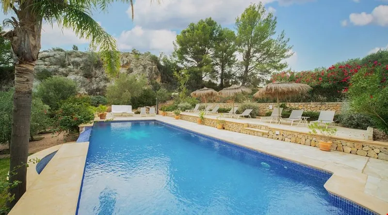 Contemporary six-bedroom villa with mountain backdrop for sale in Son Vida — photo 2