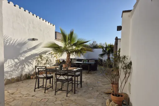 Llucmajor: Spacious and tasteful townhouse with a fantastic rooftop terrace and sunny patio — photo 3