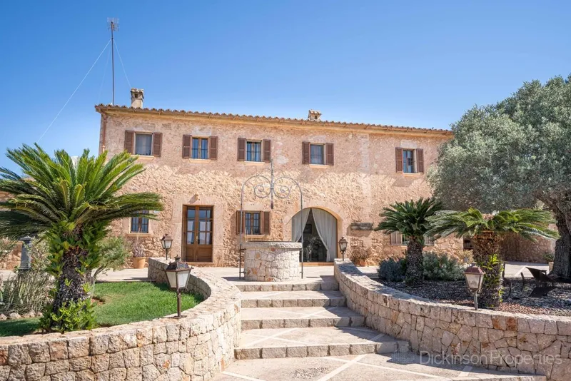 Historic finca with Mallorcan charm, extensive land and great potential — photo 2