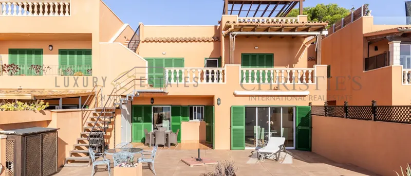 Exceptional apartments in Santa Ponsa in apartment complex with direct sea access — photo 1