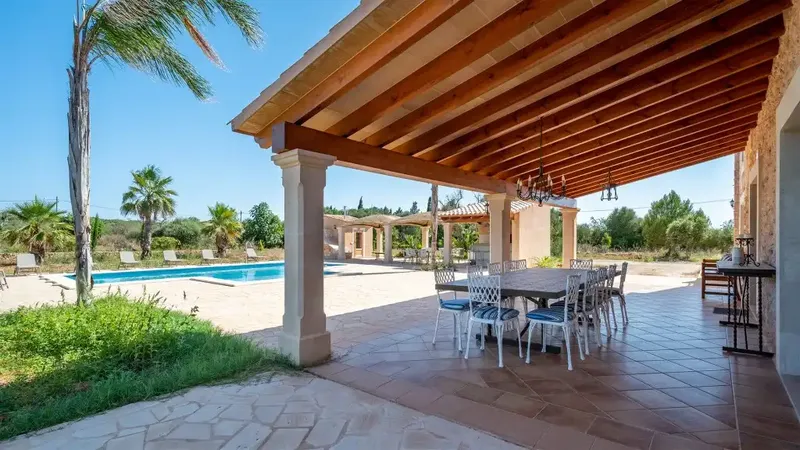Seasonal rental or maximum one year. Charming rustic finca for rent between Santanyí and Cas Concos. This beautiful brand-new finca has been — photo 5