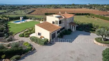 379571: Like-new Finca in Urban Location with Pool — photo 2
