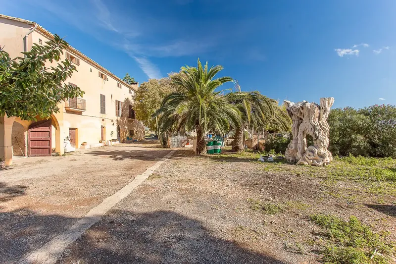 Attention, horse lovers and lovers of Mallorcan architecture! This exceptional rustic estate in Marratxí, located in the quiet area — photo 1