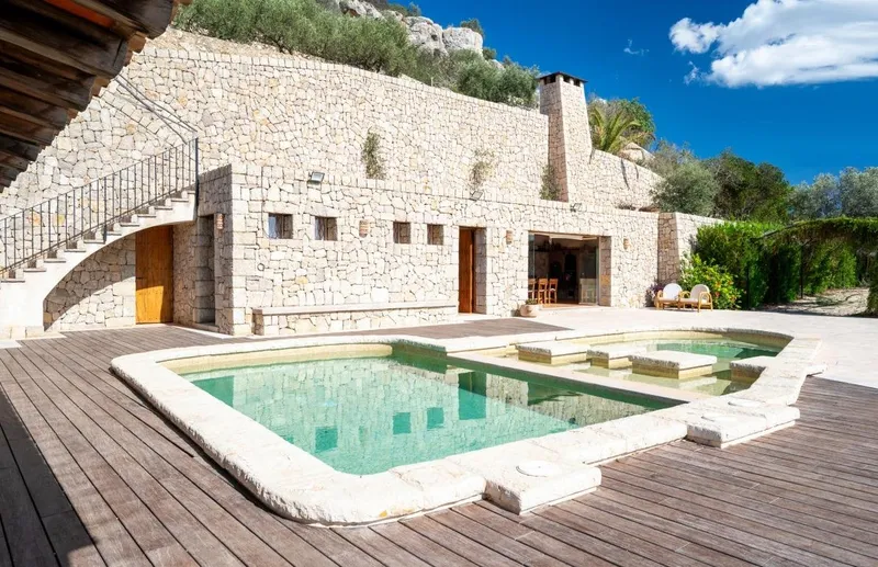 Exclusive rustic estate (Palma) with plot of more than 32,000 m², jacuzzi, endless views of the entire island, excellent qualities — photo 4