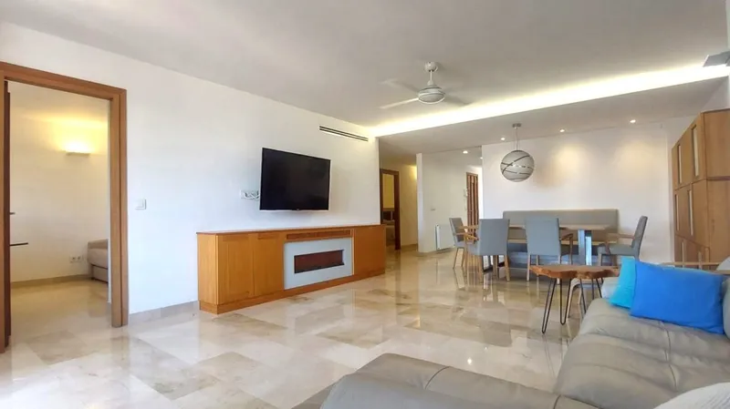 Spacious apartment with sea views in Palma city – for sale — photo 6