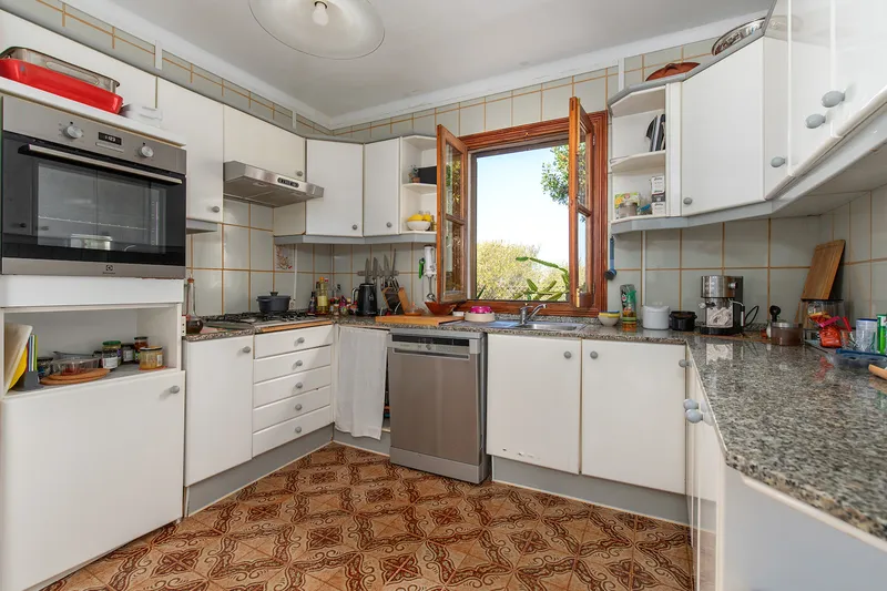 Charming chalet with rooftop terrace in first sea line in a quiet location — photo 8