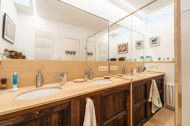 Penthouse with direct access, private garden and great renovation potential — photo 6