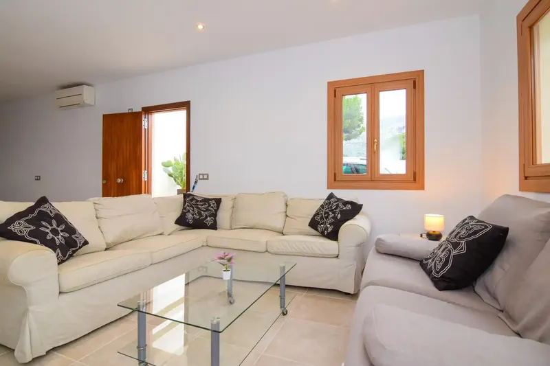 Discover this charming ground floor apartment that combines comfort, style and a privileged location in one of the quietest areas — photo 7