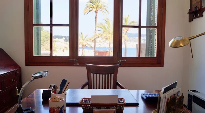 Impressive first-line sea villa in the port of Soller — photo 12
