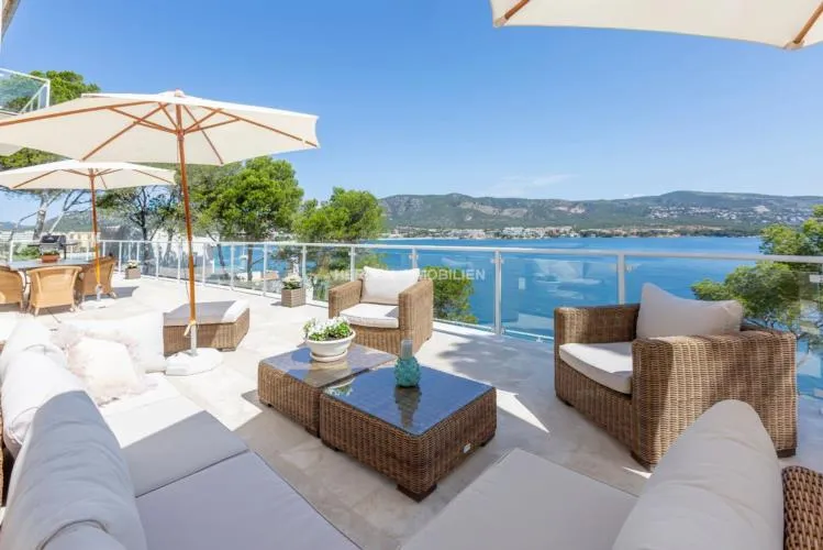 Villa Sea Front Palmanova Mallorca for Sale — photo 3