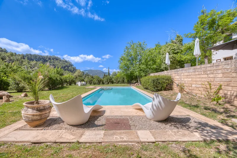 Spanish-Mediterranean style house for sale, 5 bedrooms, privacy and nature in a mountainous setting — photo 1