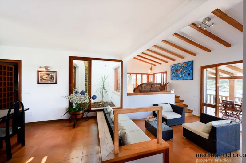 Villa on the front line in Portocolom — photo 8