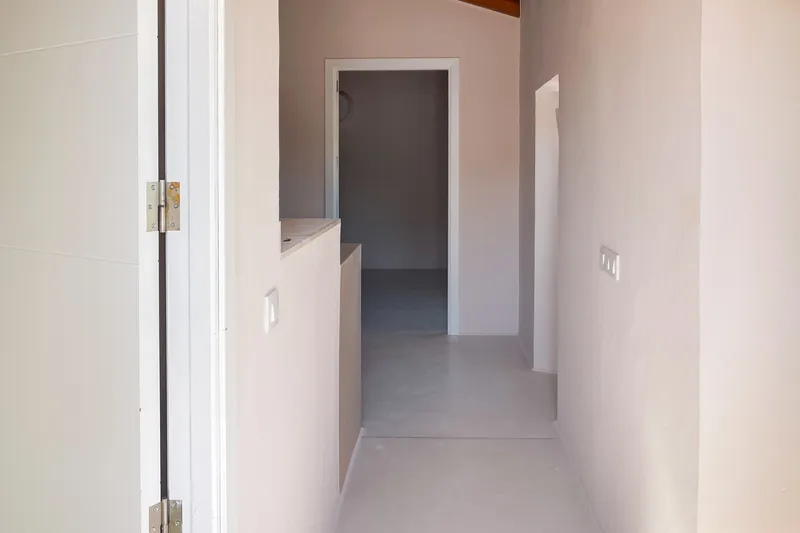 Renovated apartment to passive house standard with 2 bedrooms, patio and castle view — photo 3