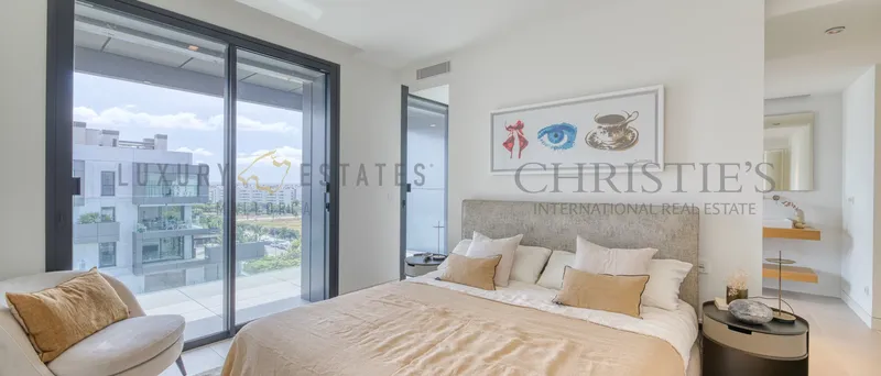 Luxurious new-build penthouse in Palma with roof terrace and panoramic views — photo 9