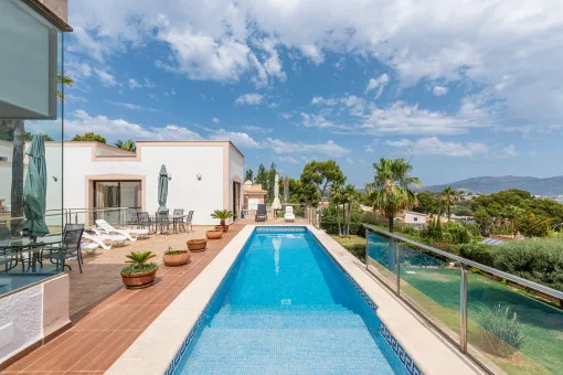Santa Ponsa, Mediterranean villa with flat plot in the best location of Nova Santa Ponsa — photo 1