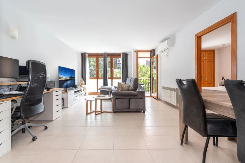 Spacious 3-bedroom apartment with lift in Puerto Pollença's main square — photo 2