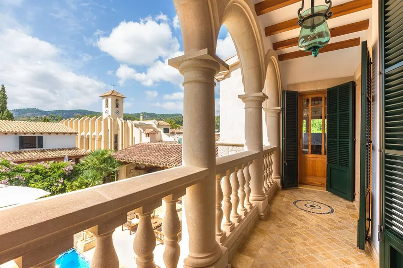 Grand Mediterranean estate in the picturesque village center — photo 12
