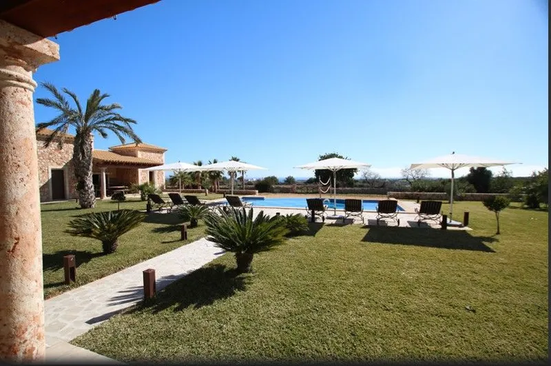 Mediterranean luxury finca with 100 m² resort-style pool, sea views and complete privacy near Porto Colom — photo 7